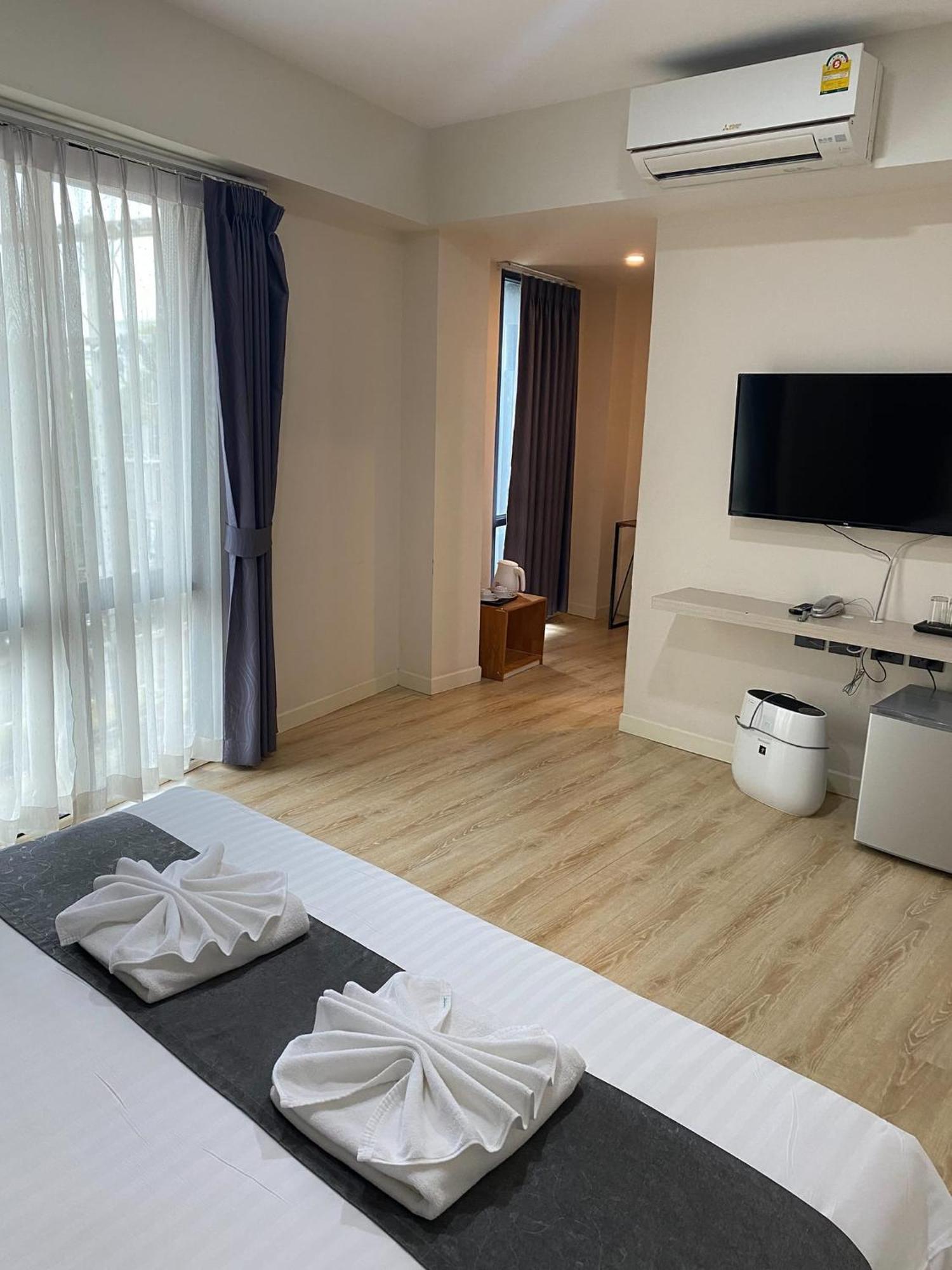 Tisa Hotel Udonthani エクステリア 写真